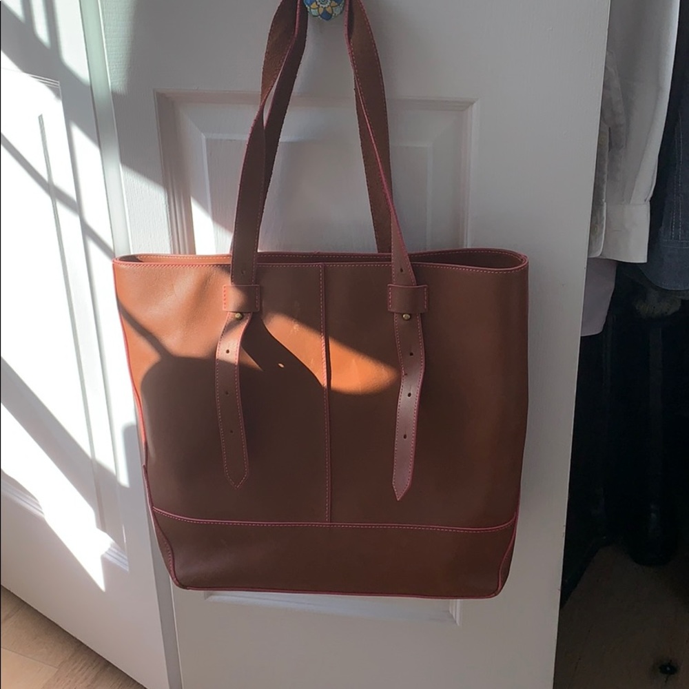IllbeCa Reade Street Leather Tote (tan/hot pink)